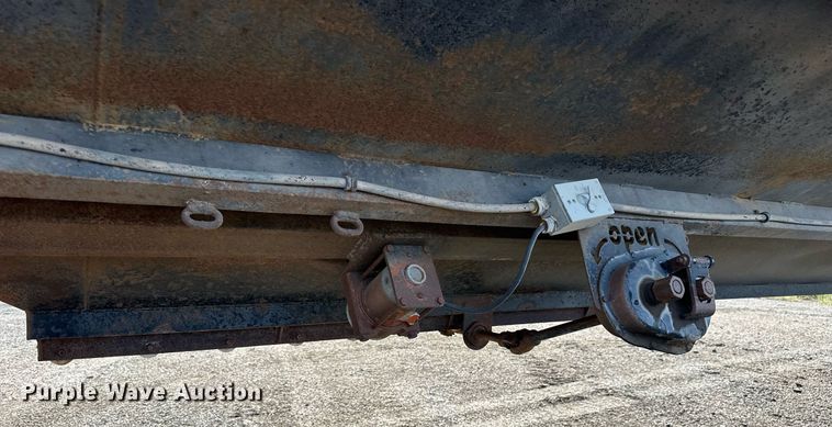 image for item NP9676 2006 Neville Built  grain Trailer