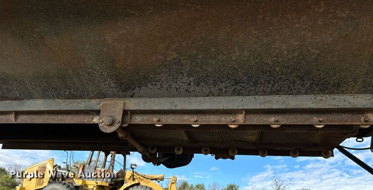 image for item NP9676 2006 Neville Built  grain Trailer