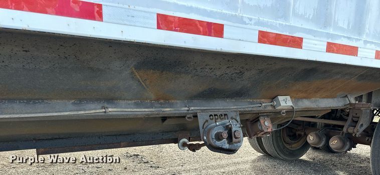 image for item NP9676 2006 Neville Built  grain Trailer