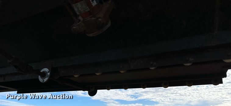 image for item NP9676 2006 Neville Built  grain Trailer