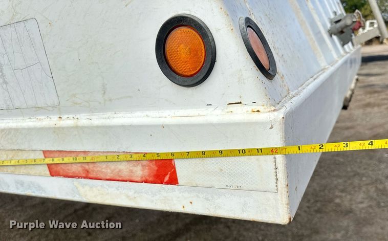 image for item NP9676 2006 Neville Built  grain Trailer