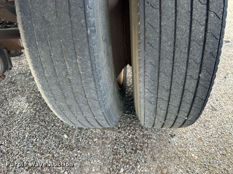 image for item NP9676 2006 Neville Built  grain Trailer