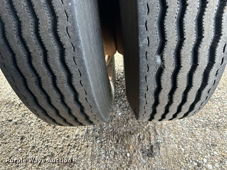 image for item NP9676 2006 Neville Built  grain Trailer