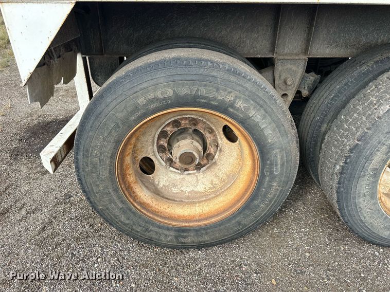 image for item NP9676 2006 Neville Built  grain Trailer