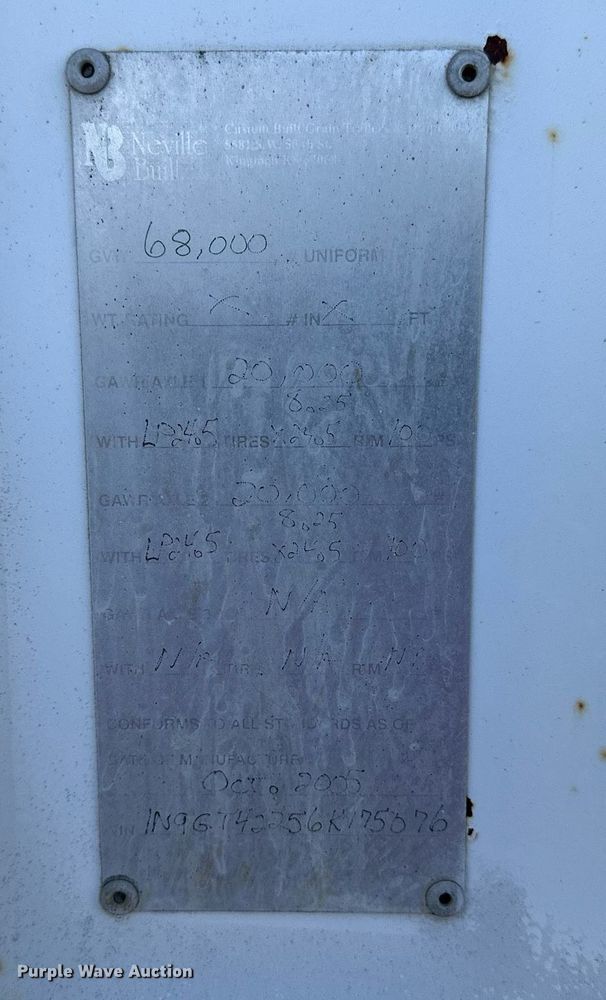 image for item NP9676 2006 Neville Built  grain Trailer