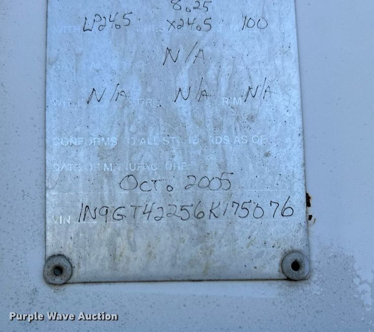 image for item NP9676 2006 Neville Built  grain Trailer