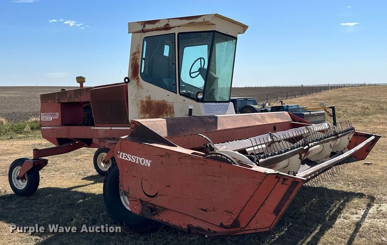 image for item NP9679 Hesston 6600  swather / windrower