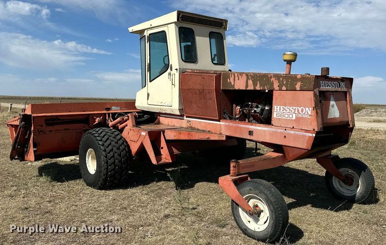 image for item NP9679 Hesston 6600  swather / windrower