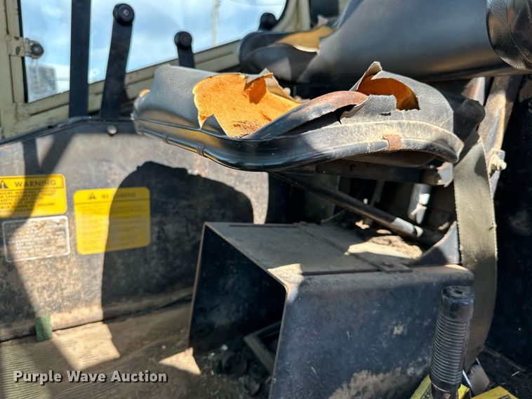 image for item NP9679 Hesston 6600  swather / windrower