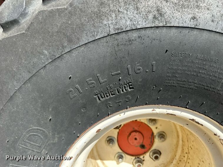 image for item NP9679 Hesston 6600  swather / windrower