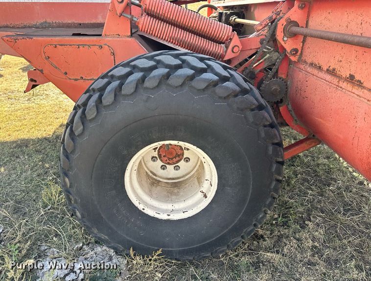 image for item NP9679 Hesston 6600  swather / windrower