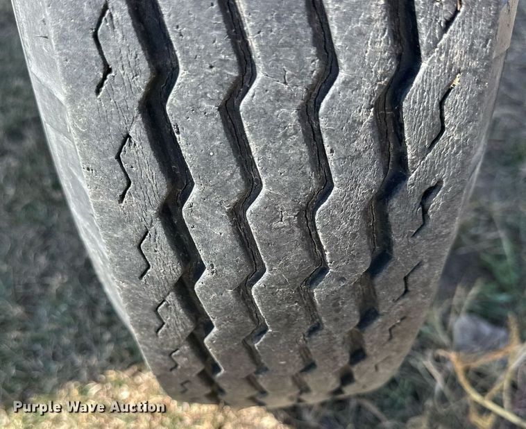 image for item NP9679 Hesston 6600  swather / windrower