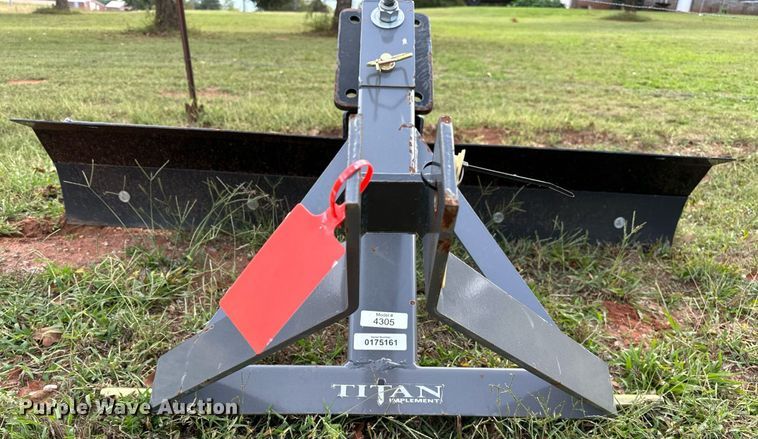 image for item NQ9385 Titan 4305 three point blade