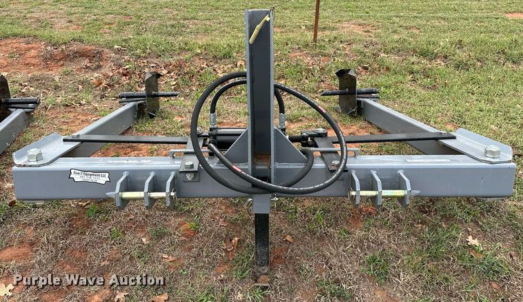 image for item NQ9387 Titan  bale unroller 