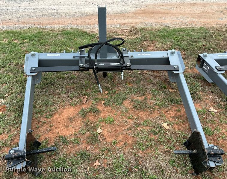 image for item NQ9387 Titan  bale unroller 