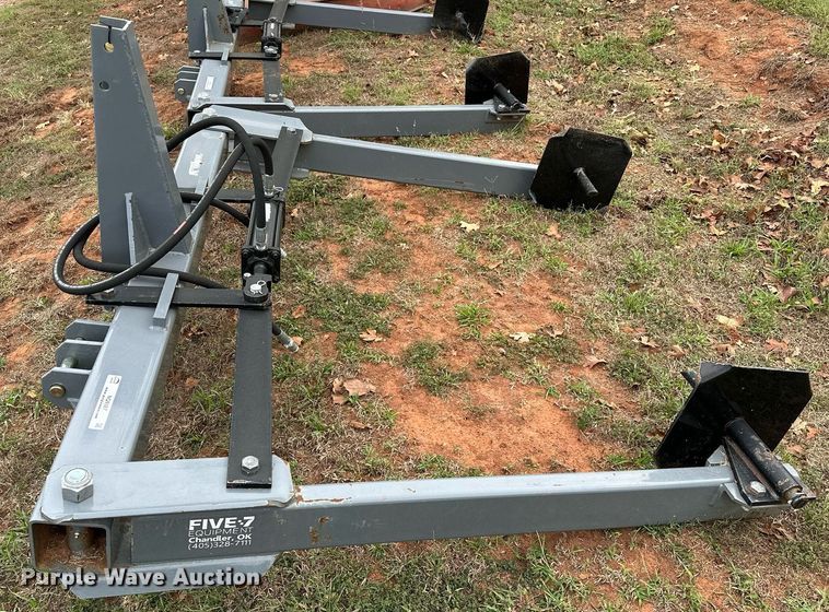 image for item NQ9387 Titan  bale unroller 