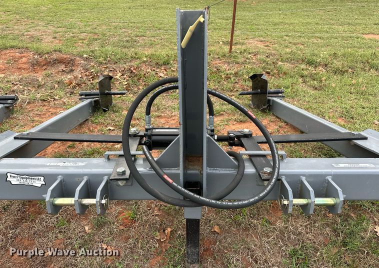 image for item NQ9387 Titan  bale unroller 