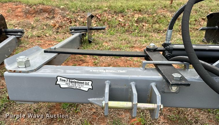 image for item NQ9387 Titan  bale unroller 