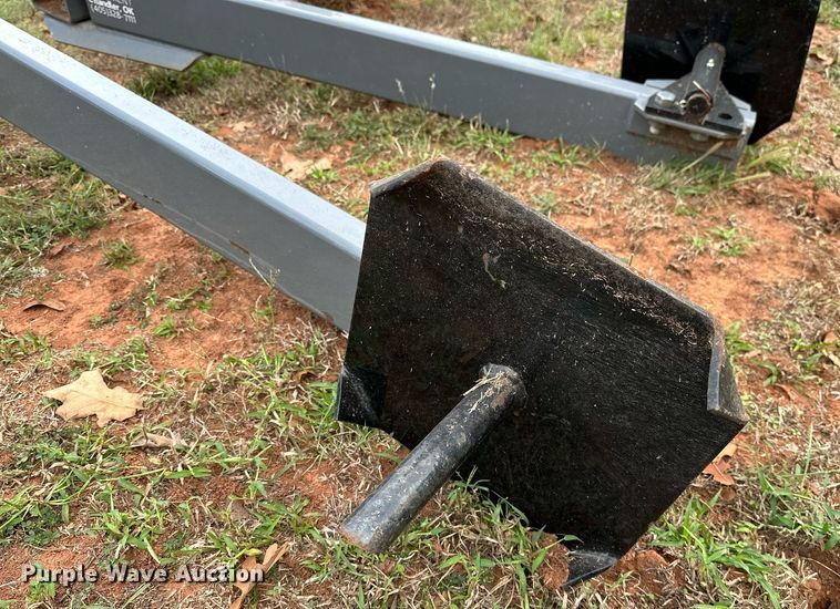 image for item NQ9387 Titan  bale unroller 