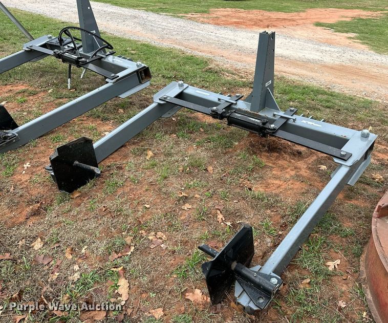 image for item NQ9388 Titan  bale unroller