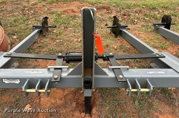 image for item NQ9388 Titan  bale unroller