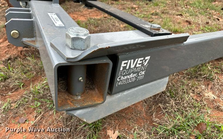 image for item NQ9388 Titan  bale unroller