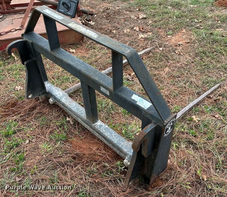 image for item NQ9390 CAL 4 Construction Attachments bale spear