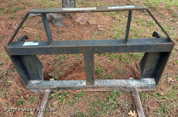 image for item NQ9390 CAL 4 Construction Attachments bale spear