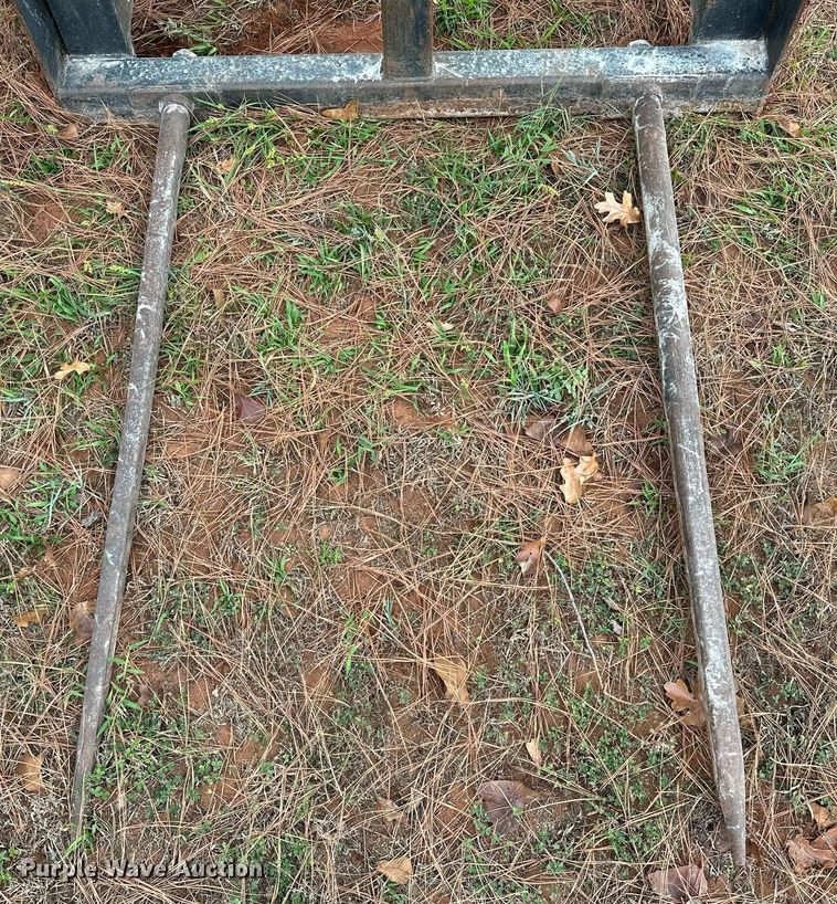 image for item NQ9390 CAL 4 Construction Attachments bale spear