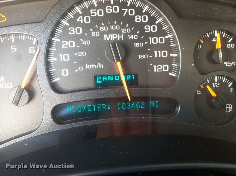 image for item NV9322 2005 Chevrolet Silverado 2500HD  flatbed pickup truck