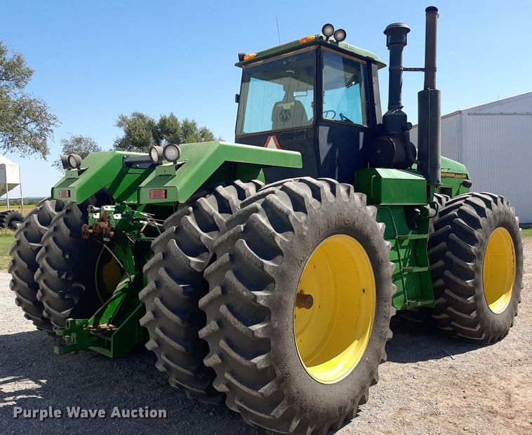 image for item NV9324 1994 John Deere 8770  4WD tractor