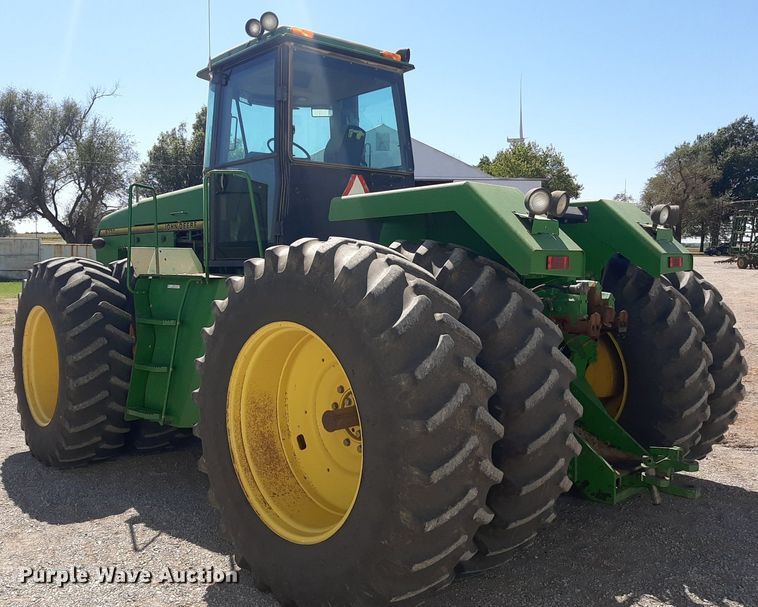 image for item NV9324 1994 John Deere 8770  4WD tractor