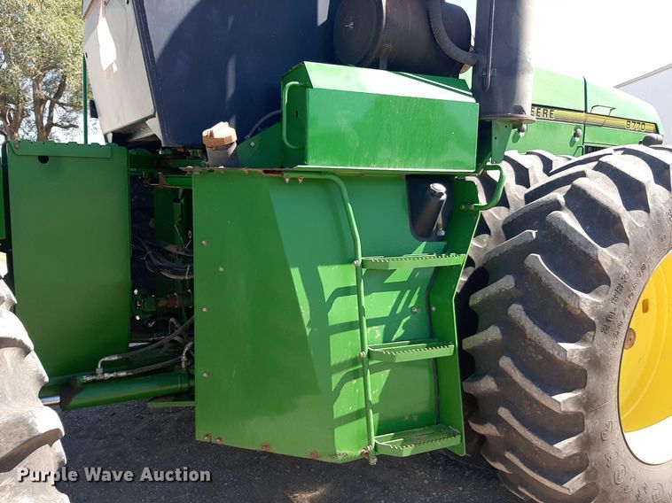 image for item NV9324 1994 John Deere 8770  4WD tractor