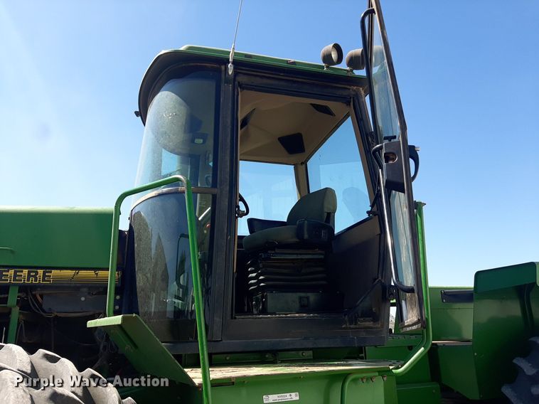 image for item NV9324 1994 John Deere 8770  4WD tractor