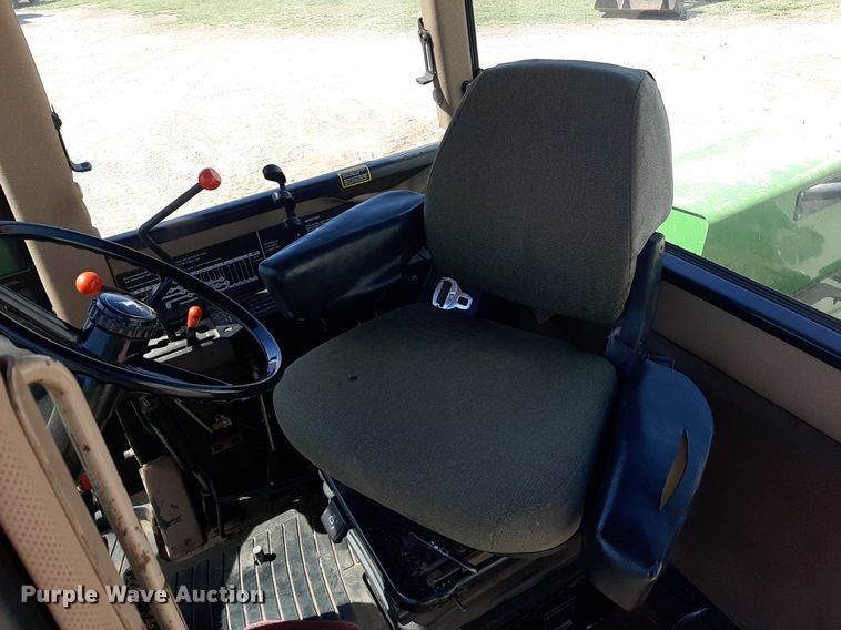 image for item NV9324 1994 John Deere 8770  4WD tractor