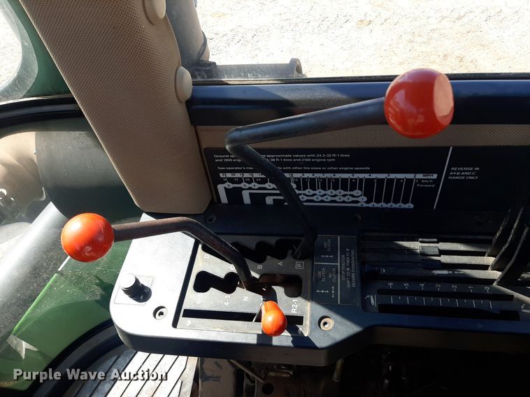 image for item NV9324 1994 John Deere 8770  4WD tractor