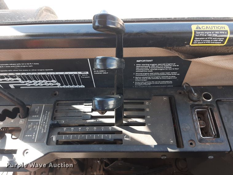 image for item NV9324 1994 John Deere 8770  4WD tractor