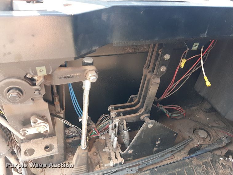 image for item NV9324 1994 John Deere 8770  4WD tractor