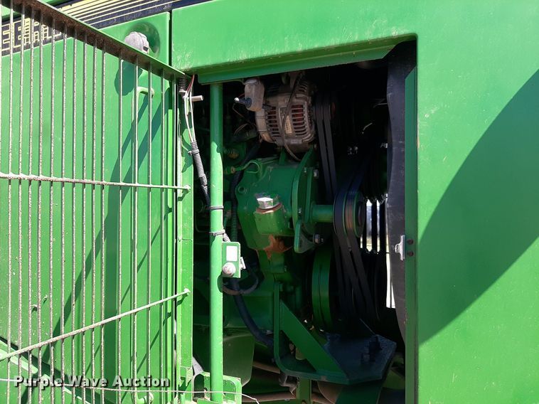 image for item NV9324 1994 John Deere 8770  4WD tractor