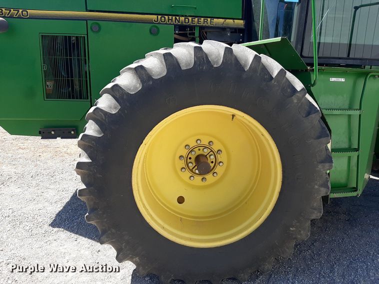 image for item NV9324 1994 John Deere 8770  4WD tractor