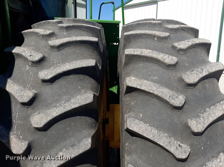 image for item NV9324 1994 John Deere 8770  4WD tractor