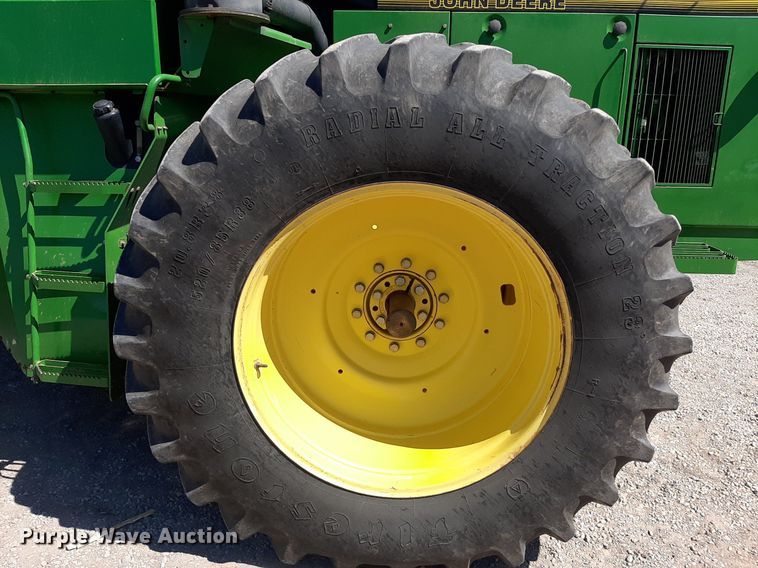 image for item NV9324 1994 John Deere 8770  4WD tractor