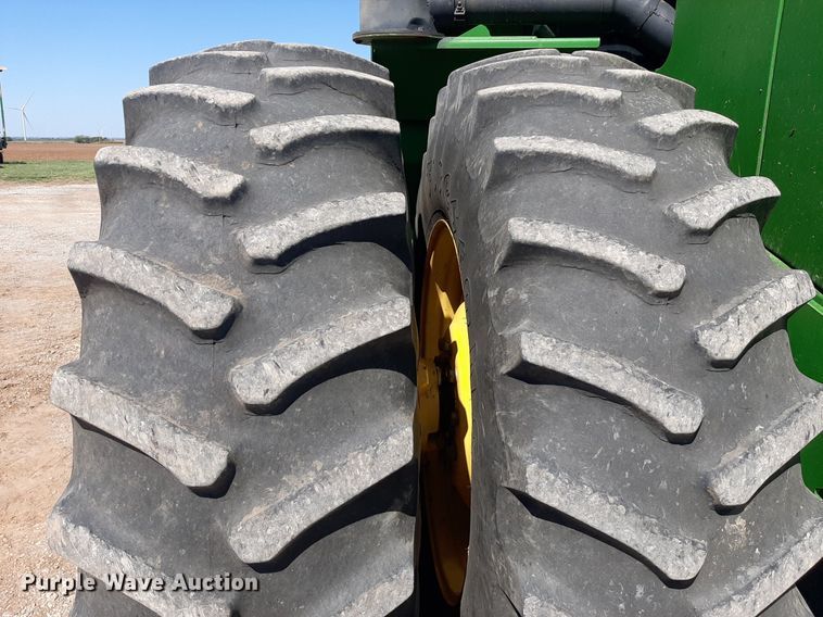 image for item NV9324 1994 John Deere 8770  4WD tractor