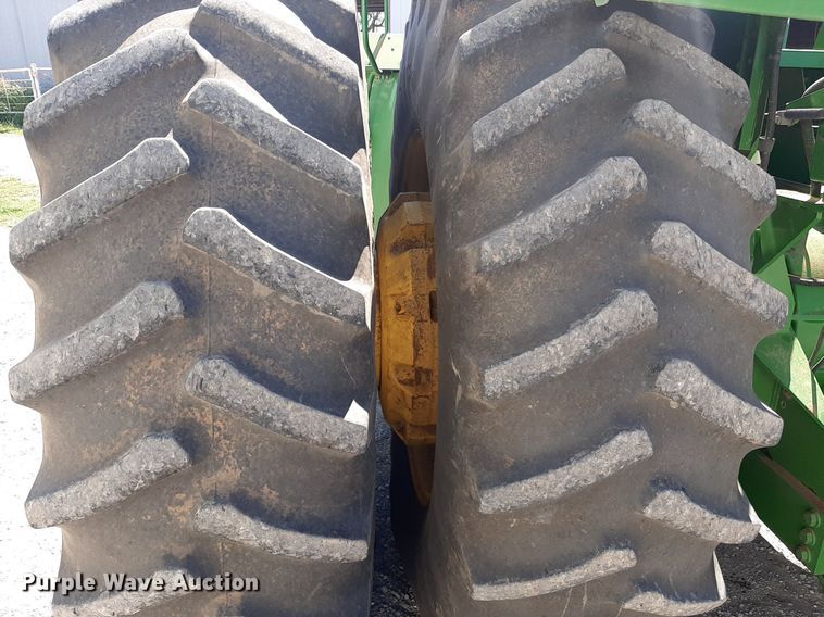 image for item NV9324 1994 John Deere 8770  4WD tractor