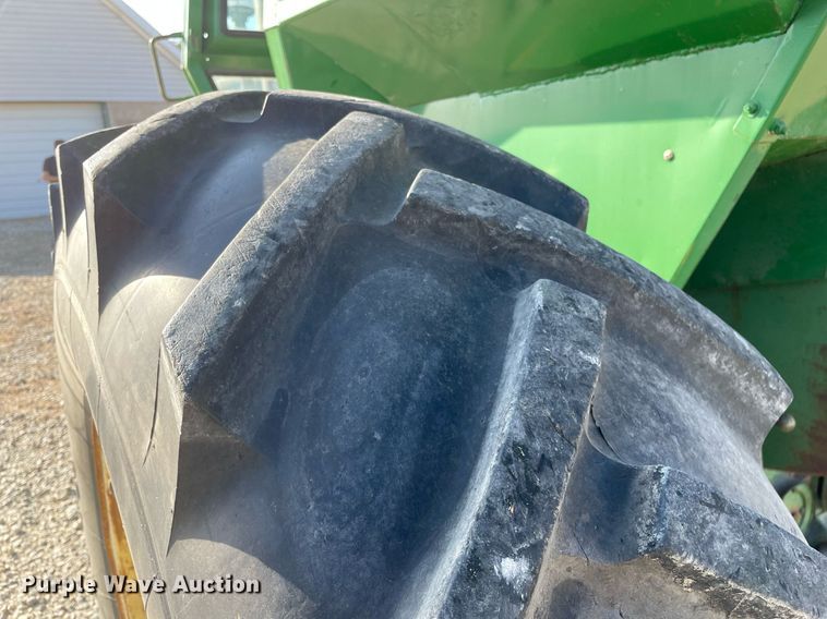 image for item NX9847 1966 John Deere 4020  tractor