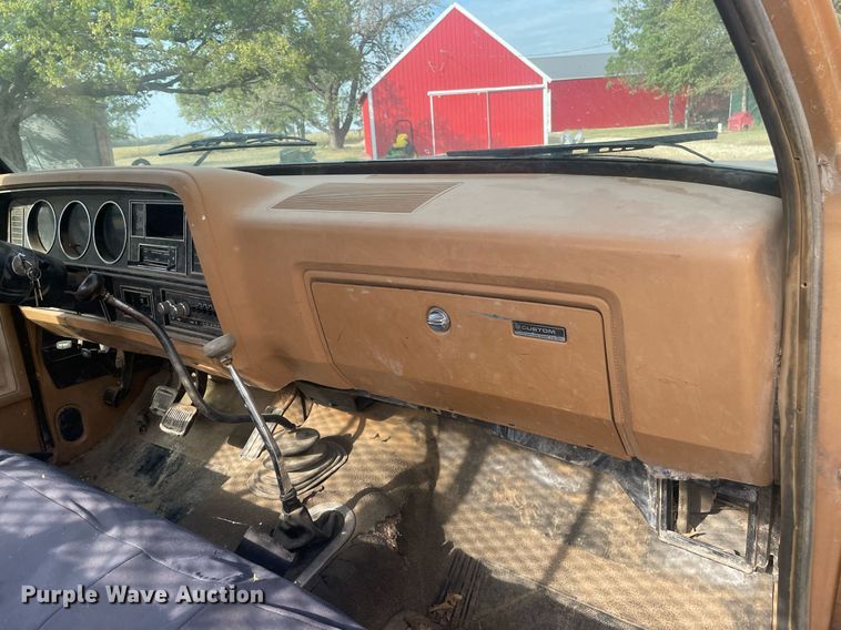 image for item NX9848 1985 Dodge Ram 3500  flatbed pickup truck