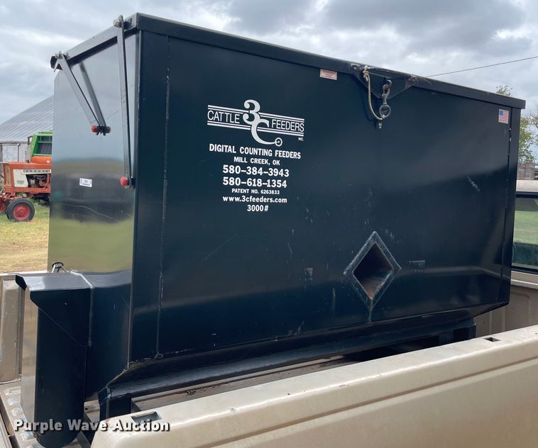 image for item NY9825 C3  cake feeder