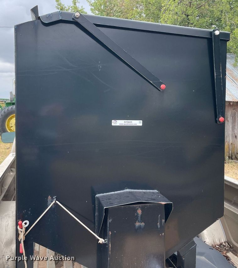 image for item NY9825 C3  cake feeder