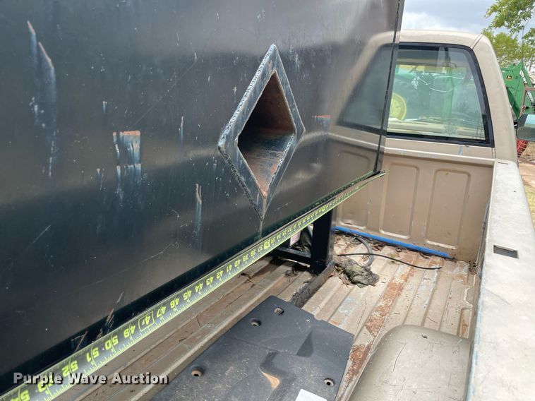 image for item NY9825 C3  cake feeder