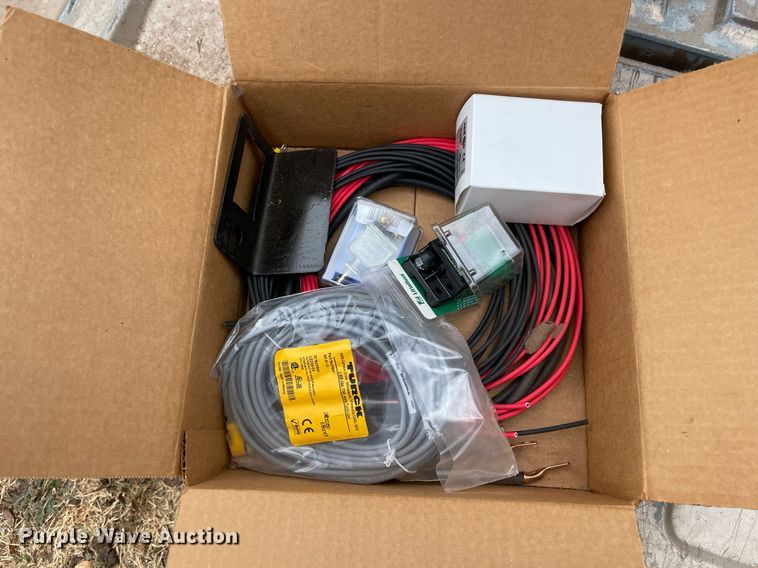 image for item NY9825 C3  cake feeder